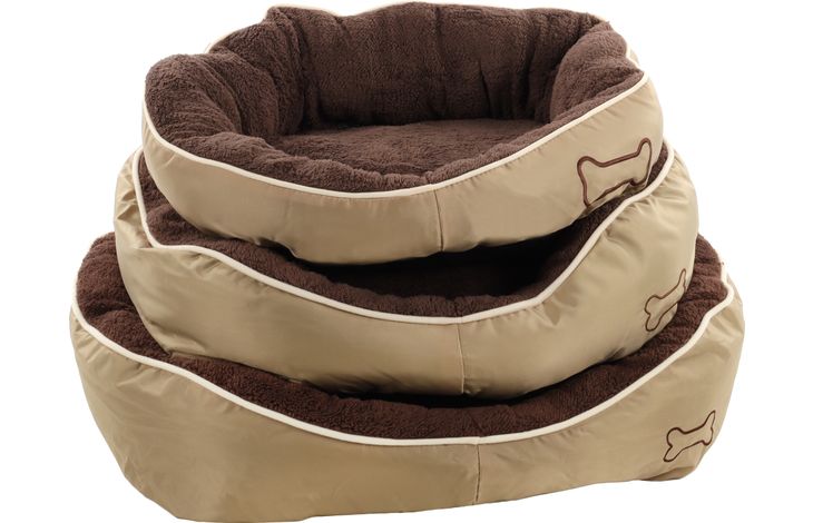 Chipz brown plush rectangular dog bed in large 73 by 70 by 20 centimetre size