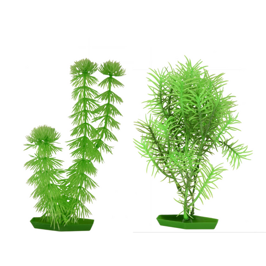 Two vibrant green plastic aquarium plants with weighted bases, featuring realistic feathery foliage and 22cm height.
