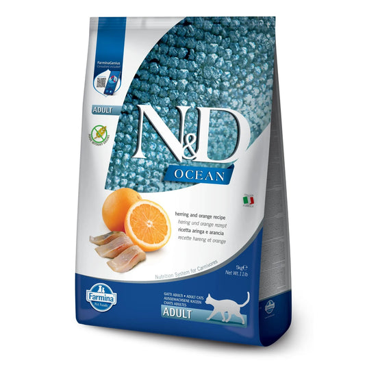 5kg bag of N&D Ocean Herring and Orange adult cat food with blue packaging, featuring images of fish and fresh oranges.