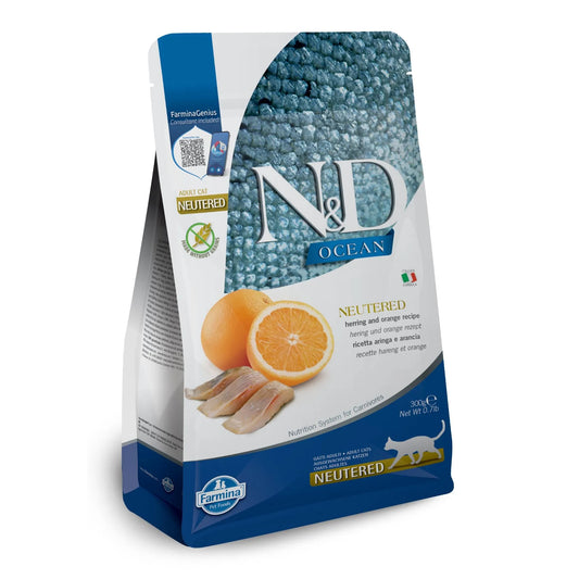300g bag of Farmina N&D Ocean Neutered cat food featuring blue packaging, fresh herring, and orange slices.