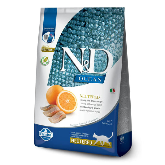 5kg bag of N&D Ocean Neutered Cat food featuring herring and orange imagery on a blue and white package.