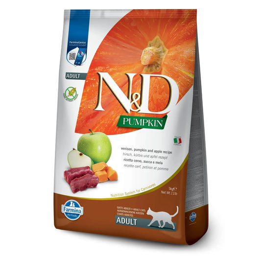 5kg bag of Farmina N&D Pumpkin Venison and Apple cat food featuring images of fresh pumpkin, apple, and venison meat.