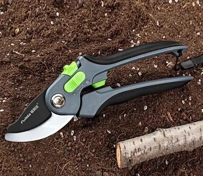 Bando Heavy-Duty Pruning Shears (B0407B)